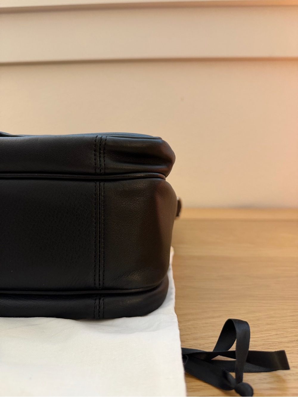 Leatherology Men’s Warren Large Black Leather Briefcase with Dual Front Pockets - Picture 8 of 16